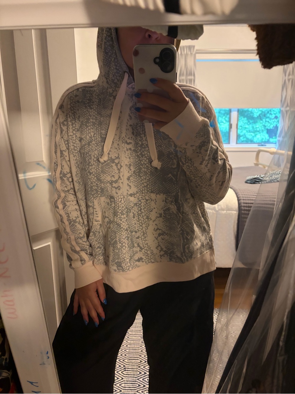 Vintage Havana Cream Snakeskin-Print Hooded Pullover